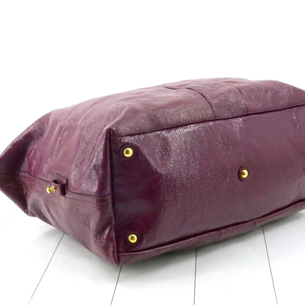 YSL Easy Bag in Purple Patent Leather - Picture 5 of 10